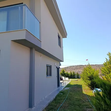 Havuzlu Lueks Havuzu Isitmali Villa