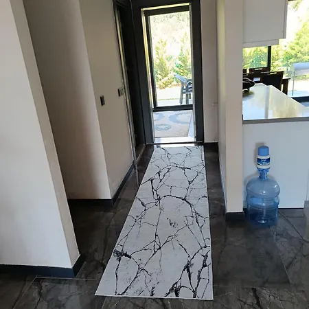 Havuzlu Lüks Villa Çeşme