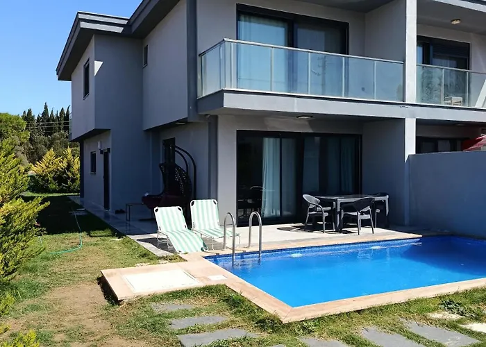 Villa Havuzlu Lueks Havuzu Isitmali Çeşme