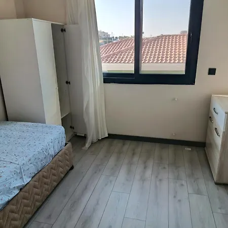 Havuzlu Muestakil Villa 4 Oda 1 Salon *