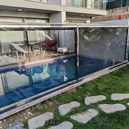 Havuzlu Lueks Havuzu Isitmali 别墅 Çeşme